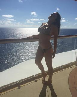 Sophie Simmons feet photo thumbnail