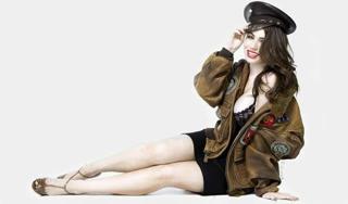 Sophie Simmons feet photo thumbnail