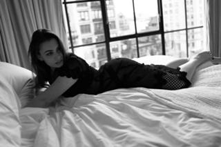 Sophie Simmons feet photo thumbnail