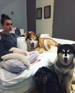 Sophie Simmons feet photo thumbnail