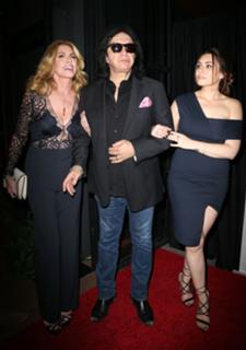 Sophie Simmons feet photo thumbnail