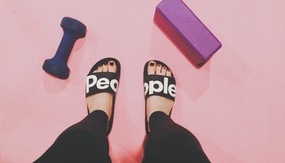 Sophie Simmons feet photo thumbnail