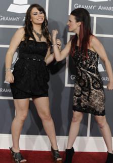 Sophie Simmons feet photo thumbnail