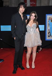 Sophie Simmons feet photo thumbnail