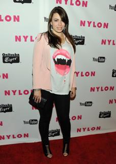 Sophie Simmons feet photo thumbnail