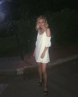 Sophie Simnett feet photo 1