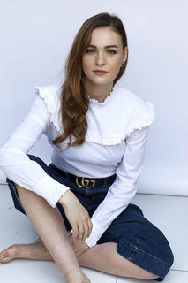 Sophie Skelton feet photo 16