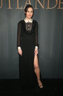 Sophie Skelton feet photo 19