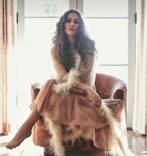 Sophie Skelton feet photo 9