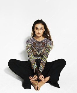 Sophie Skelton feet photo 8