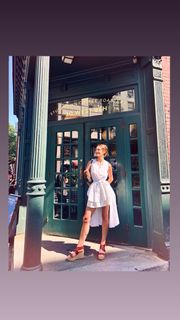 Sophie Skelton feet photo 17