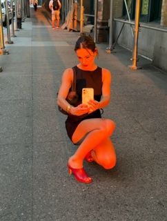 Sophie Skelton feet photo 16