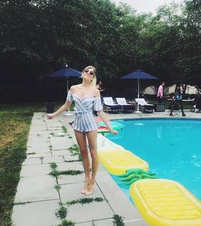 Sophie Sumner feet photo 9