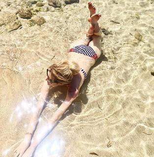 Sophie Sumner feet photo 13