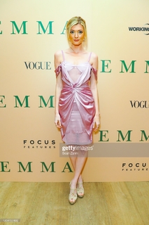Sophie Sumner feet photo 16