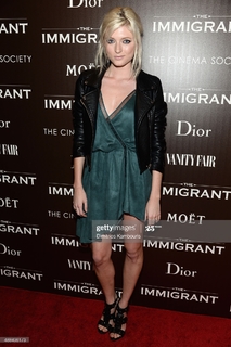 Sophie Sumner feet photo 7
