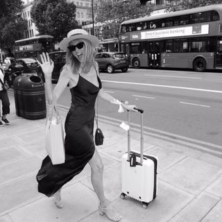 Sophie Sumner feet photo 15
