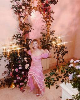 Sophie Sumner feet photo 17