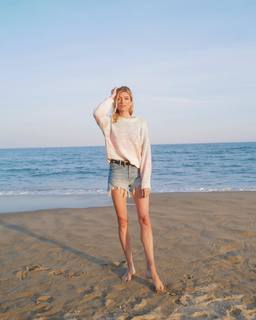 Sophie Sumner feet photo 12