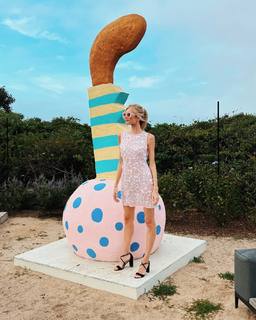 Sophie Sumner feet photo 3