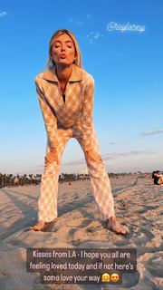 Sophie Sumner feet photo 11