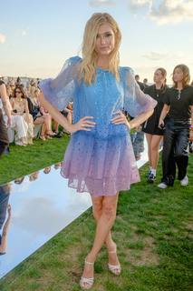 Sophie Sumner feet photo 20
