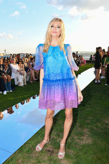 Sophie Sumner feet photo 19