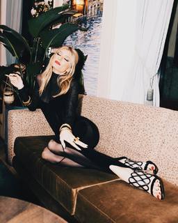 Sophie Sumner feet photo 11