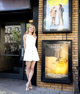 Sophie Sumner feet photo 8
