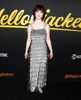 Sophie Thatcher feet photo thumbnail