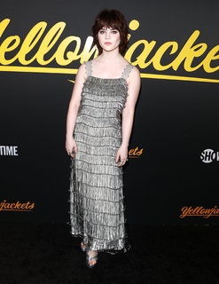 Sophie Thatcher feet photo thumbnail