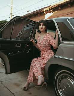 Sophie Thatcher feet photo thumbnail