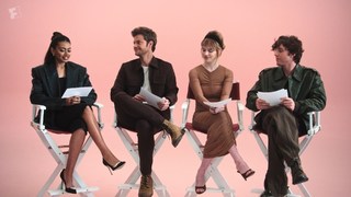 Sophie Thatcher feet photo thumbnail