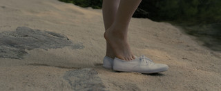 Sophie Thatcher feet photo thumbnail