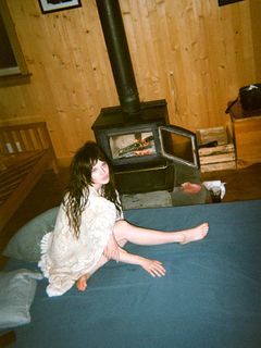 Sophie Thatcher feet photo 5