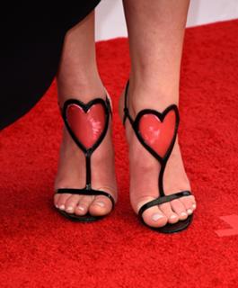Sophie Turner feet photo thumbnail
