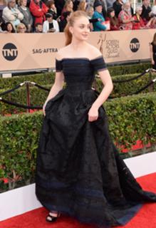 Sophie Turner feet photo thumbnail