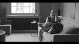 Sophie Turner feet photo thumbnail