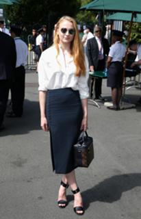 Sophie Turner feet photo thumbnail