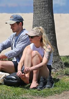 Sophie Turner feet photo thumbnail