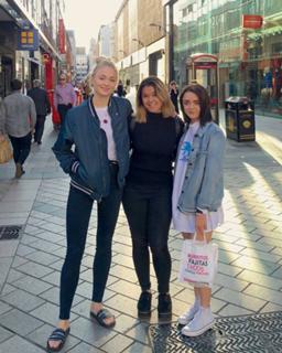Sophie Turner feet photo thumbnail