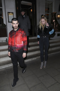 Sophie Turner feet photo thumbnail