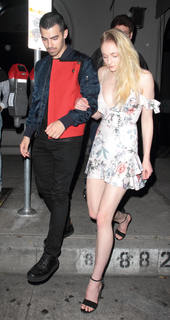 Sophie Turner feet photo thumbnail