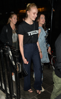 Sophie Turner feet photo thumbnail