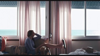 Sophie Turner feet photo thumbnail