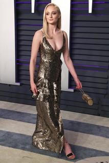 Sophie Turner feet photo thumbnail