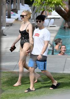 Sophie Turner feet photo thumbnail