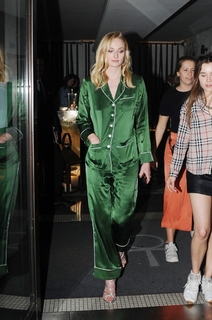 Sophie Turner feet photo thumbnail