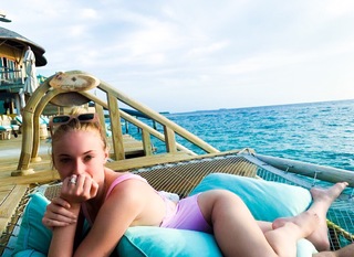 Sophie Turner feet photo thumbnail