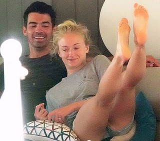 Sophie Turner feet photo thumbnail